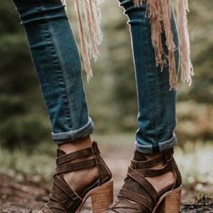 Free Bird Claw Sandals